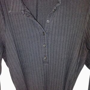 Old Navy Women's Black Ribbed Long-Sleeve Henley PTP 23"